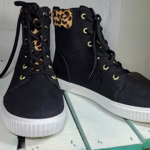 Timberland Black Cheetah Lace Up Boots with New Womens Size 10